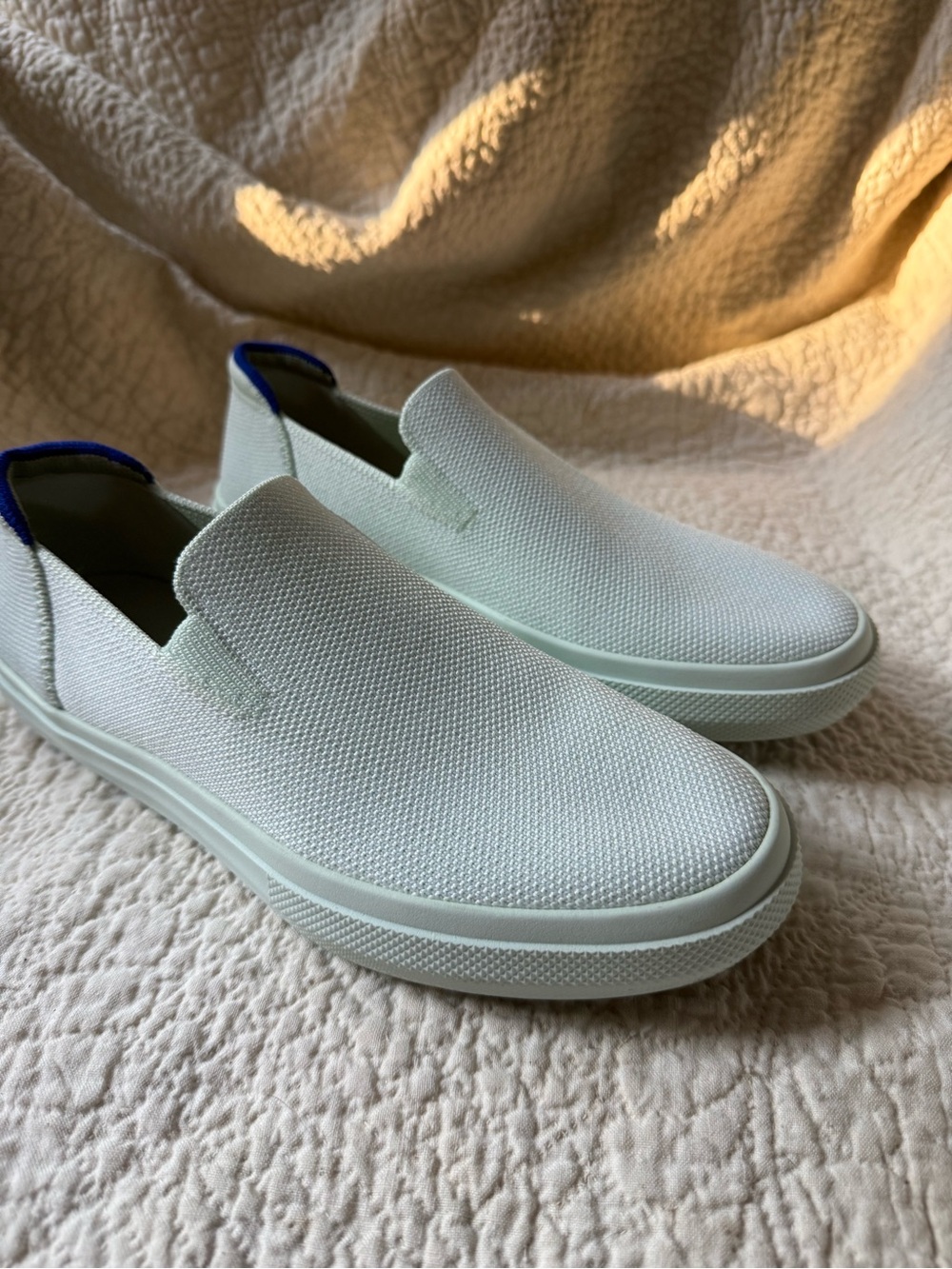 Rothy’s The RS01 Slip-On Sneakers White Blue Men’s 5 Women’s 6.5